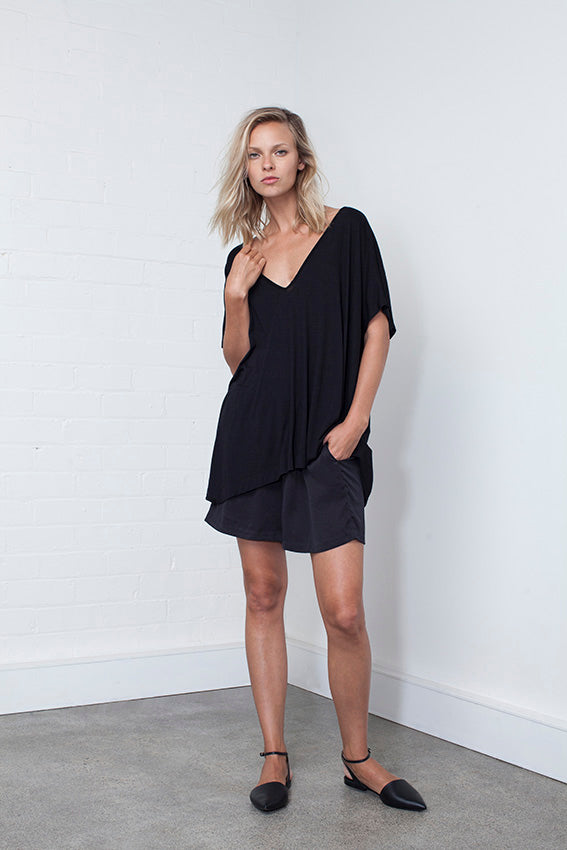 SILK EASY SHORT -BLACK - Tluxe