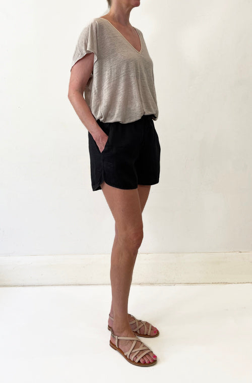 LINEN DAISY SHORT - BLACK - Tluxe