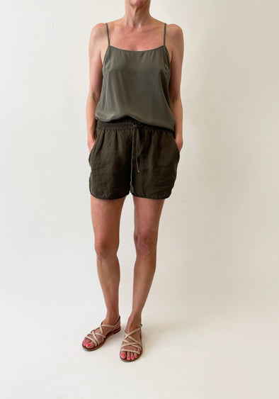 LINEN DAISY SHORT - DARK OLIVE - Tluxe